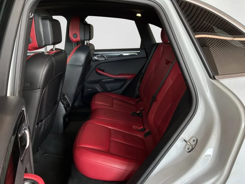 2018 Porsche Macan S - Image 19 of 20