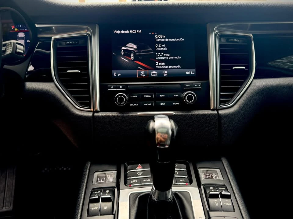 2018 Porsche Macan S - Image 11 of 18