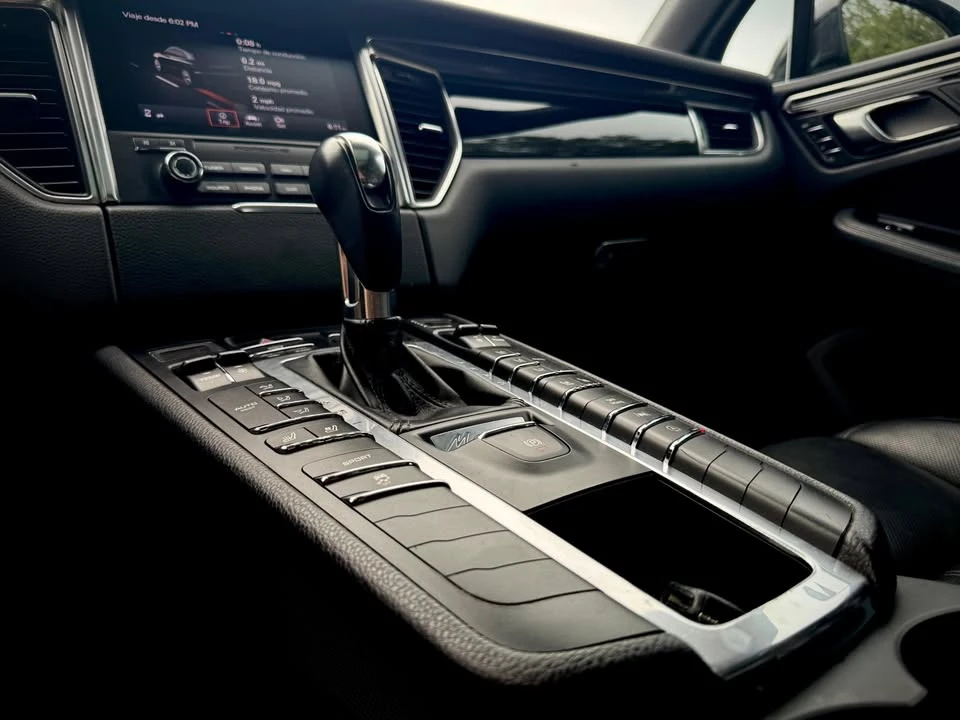 2018 Porsche Macan S - Image 12 of 18