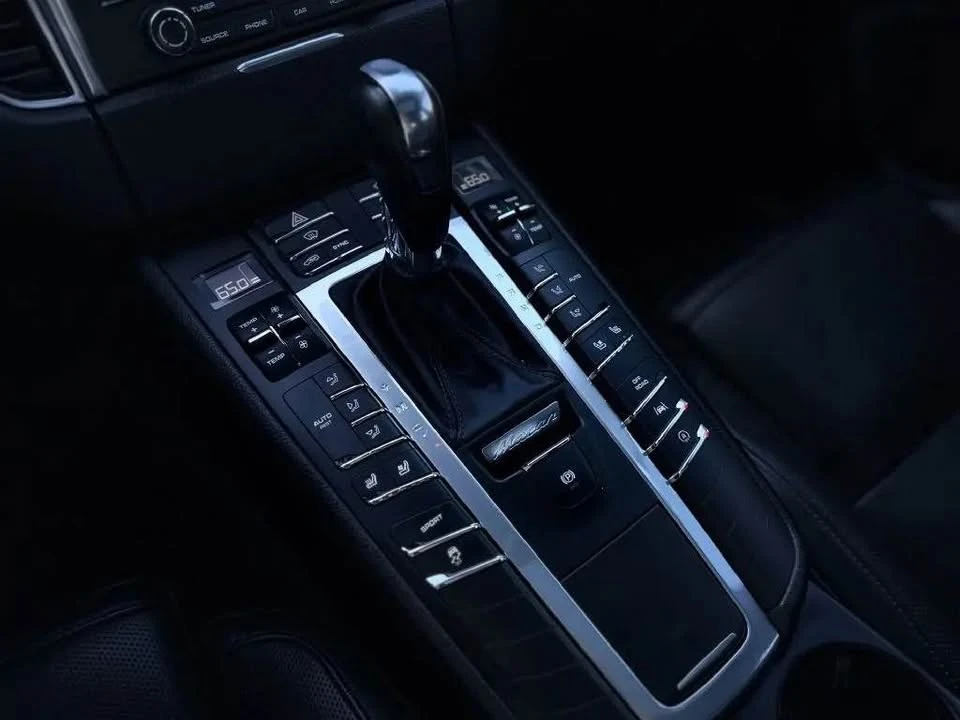 2018 Porsche Macan S - Image 11 of 15