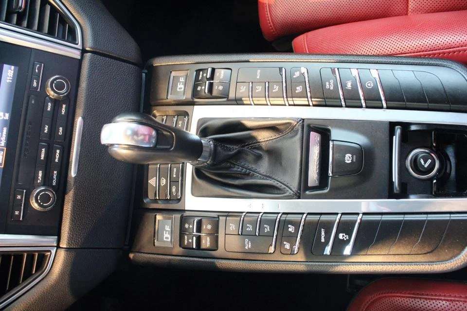 2018 Porsche Macan S - Image 13 of 20