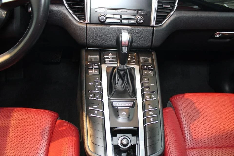 2018 Porsche Macan S - Image 15 of 20