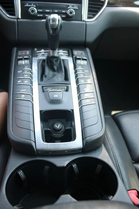 2018 Porsche Macan S - Image 13 of 15