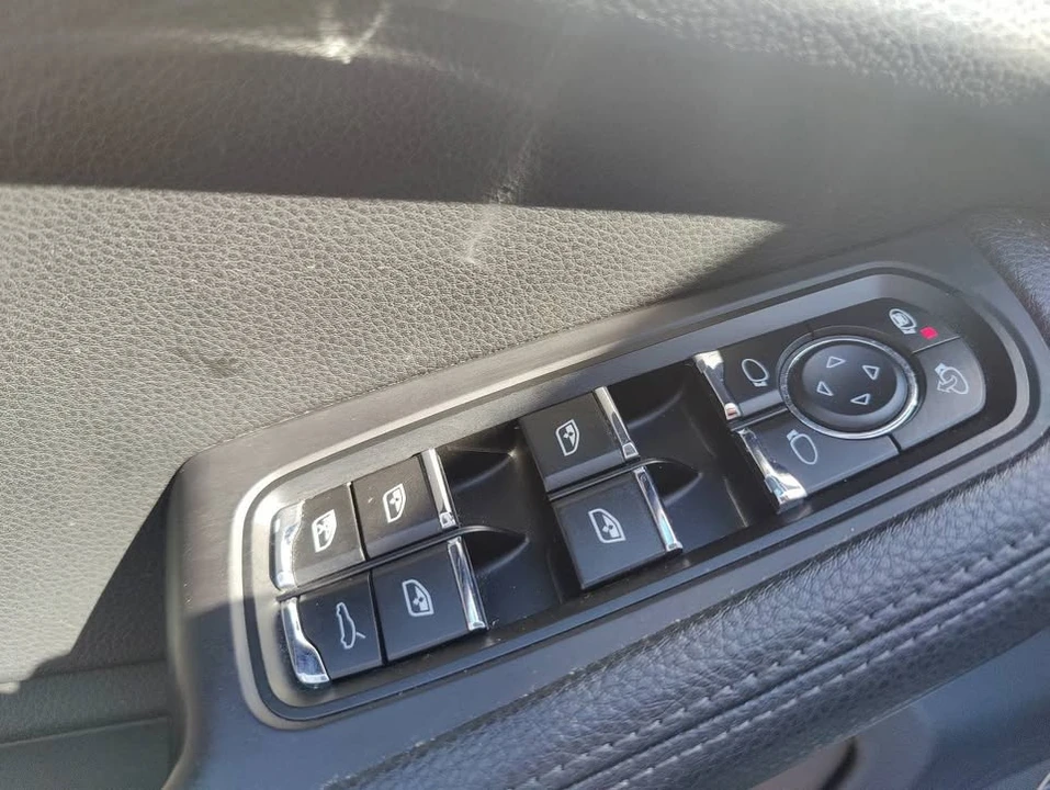 2018 Porsche Macan S - Image 10 of 17