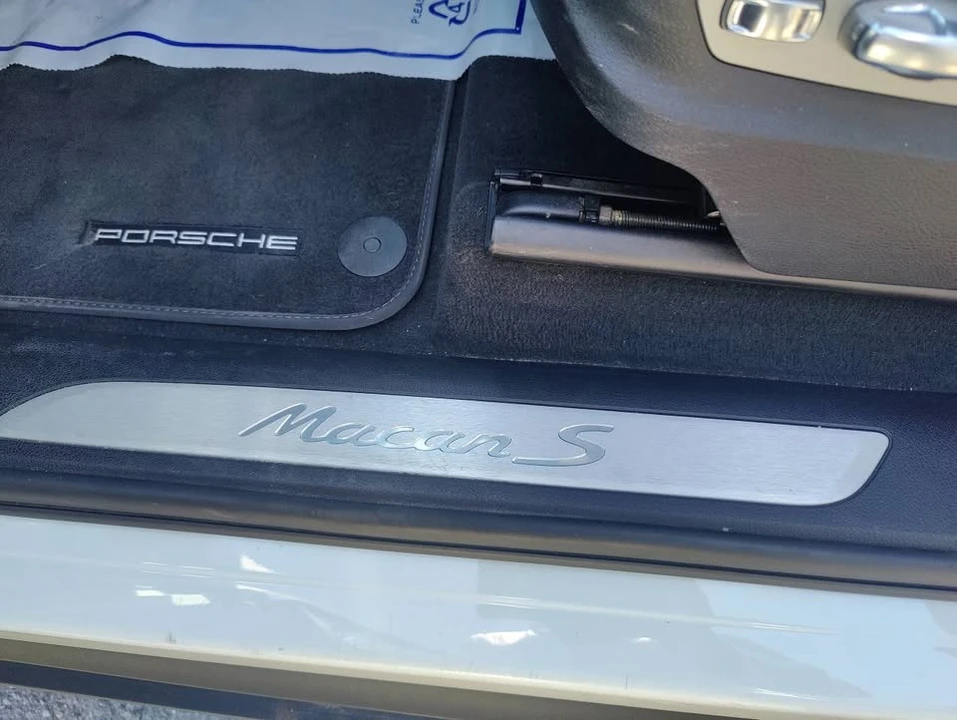 2018 Porsche Macan S - Image 8 of 17