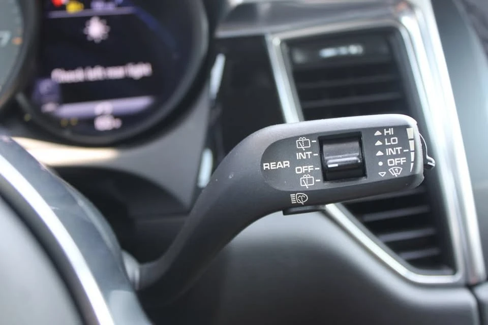 2018 Porsche Macan S - Image 12 of 15