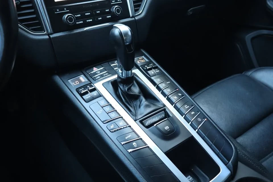 2018 Porsche Macan S - Image 12 of 20