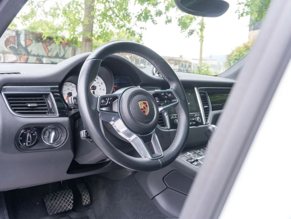2018 Porsche Macan S - Image 14 of 20