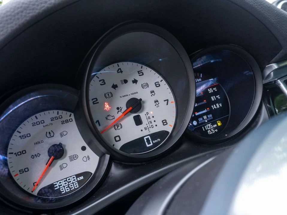 2018 Porsche Macan S - Image 16 of 20