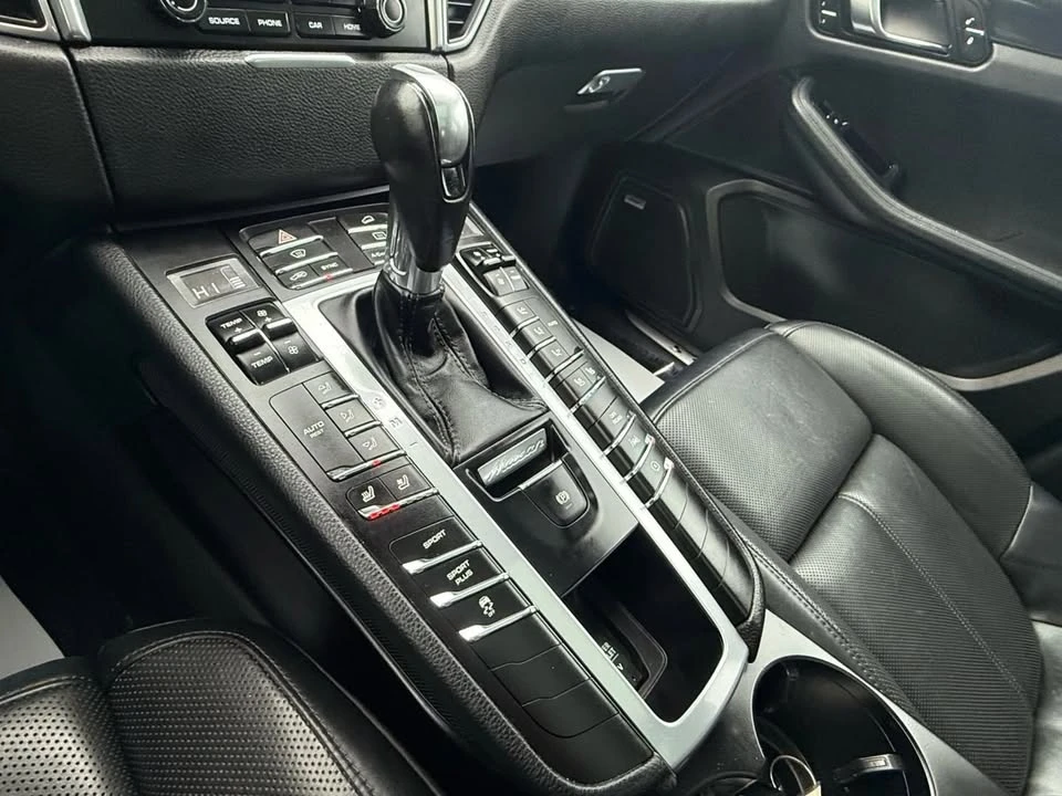 2018 Porsche Macan S - Image 17 of 18