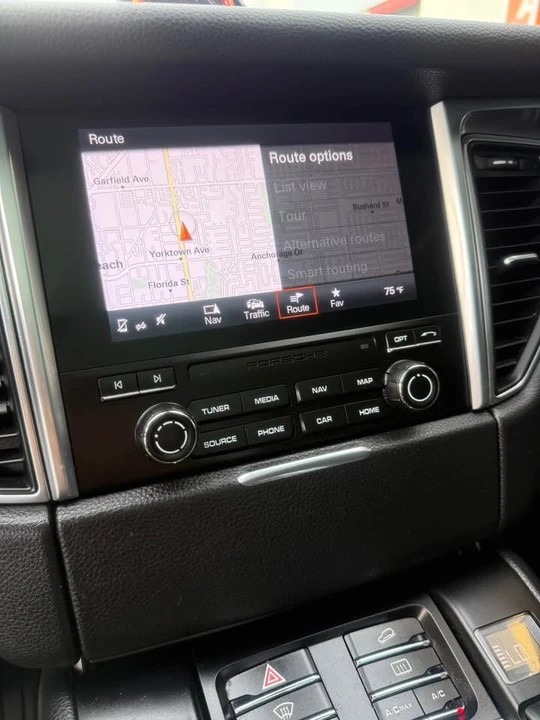 2018 Porsche Macan S - Image 14 of 20