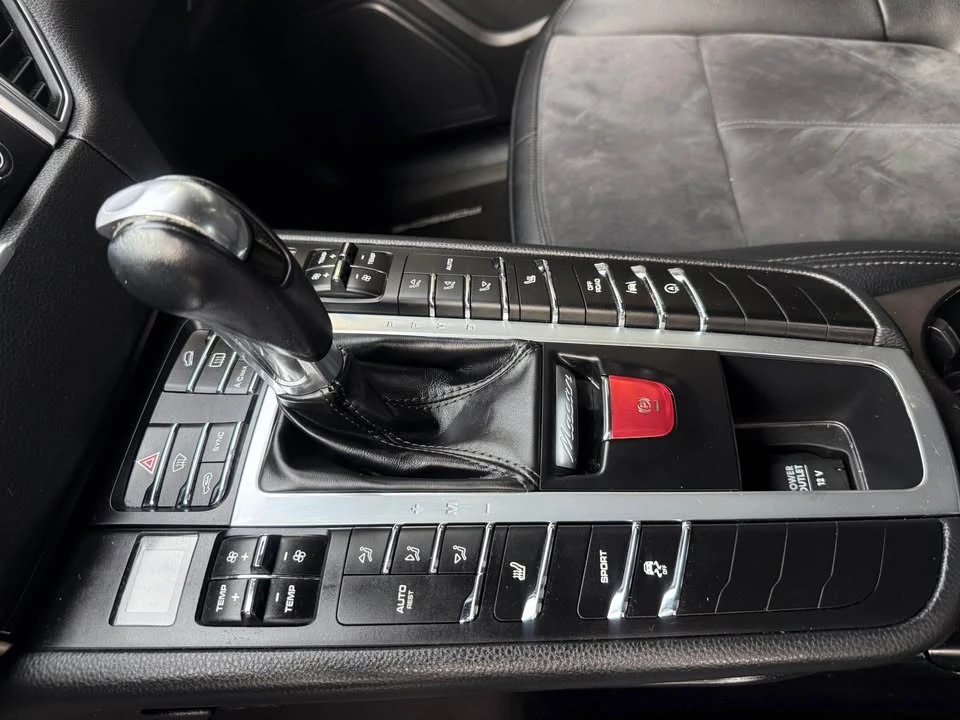 2018 Porsche Macan S - Image 16 of 20