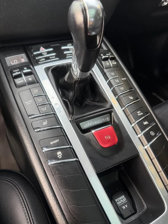 2018 Porsche Macan S - Image 15 of 20