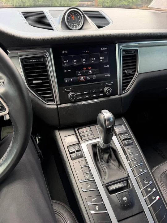 2018 Porsche Macan S - Image 11 of 14