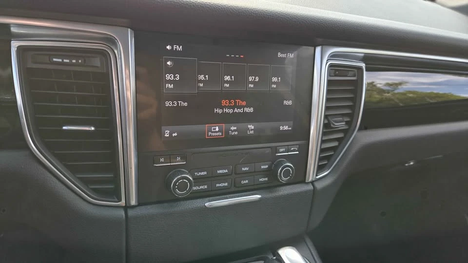 2018 Porsche Macan S - Image 10 of 13
