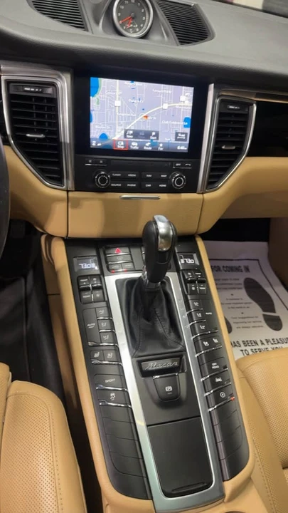 2018 Porsche Macan S - Image 12 of 19