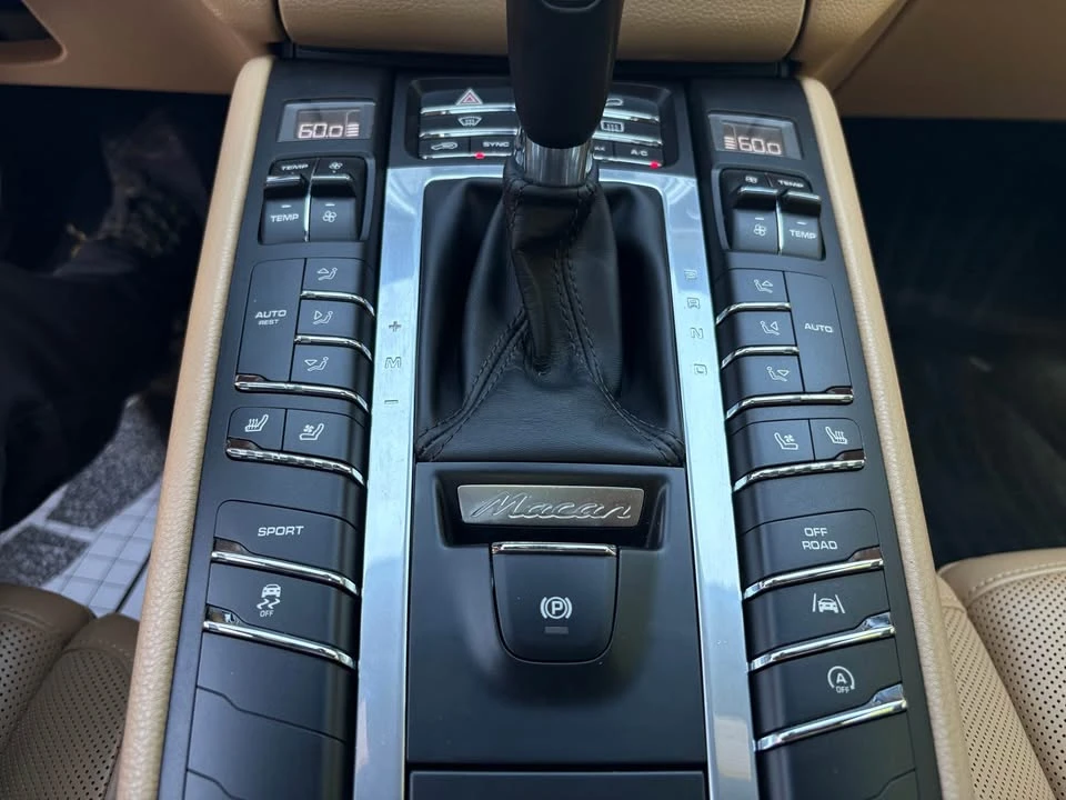 2018 Porsche Macan S - Image 14 of 20