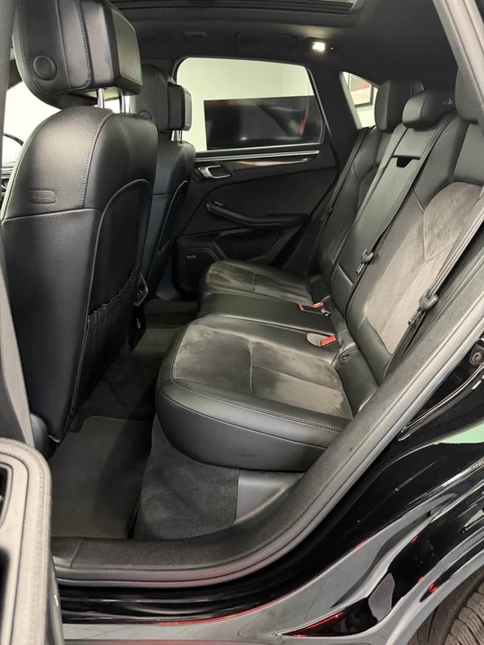 2018 Porsche Macan S - Image 9 of 11
