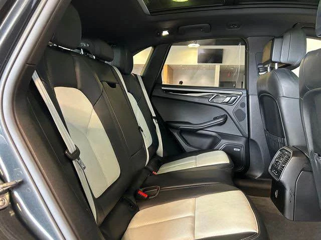 2018 Porsche Macan S - Image 19 of 20