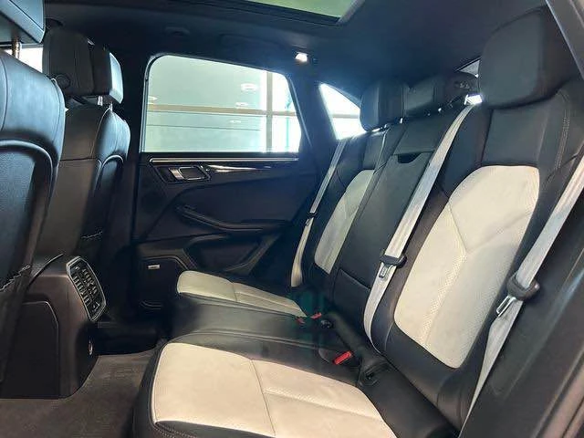 2018 Porsche Macan S - Image 17 of 20