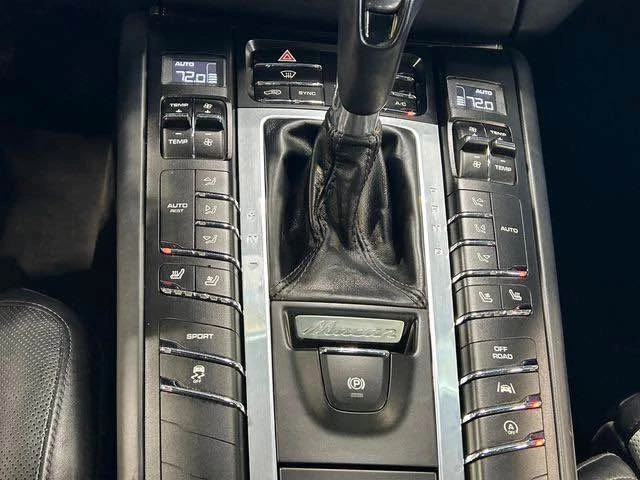 2018 Porsche Macan S - Image 14 of 20