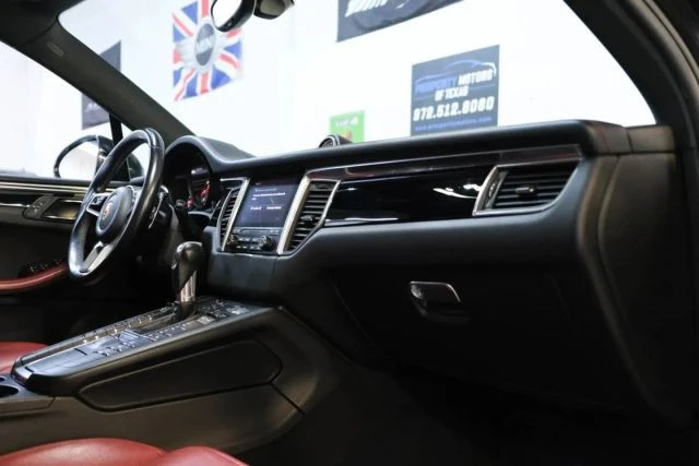 2018 Porsche Macan S - Image 27 of 31