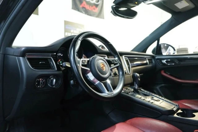 2018 Porsche Macan S - Image 18 of 31