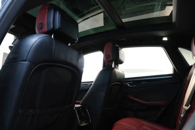 2018 Porsche Macan S - Image 21 of 31