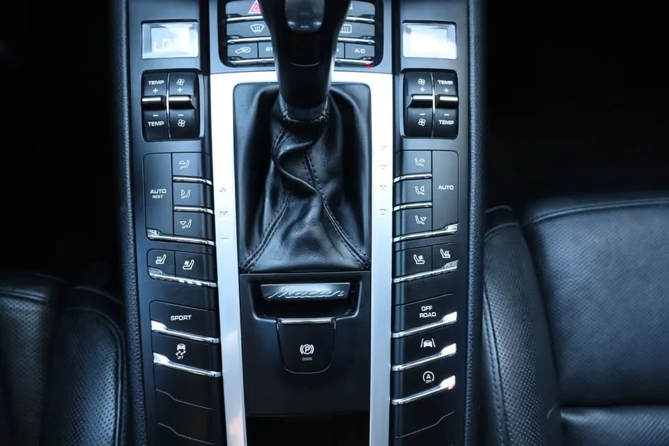 2018 Porsche Macan S - Image 17 of 20