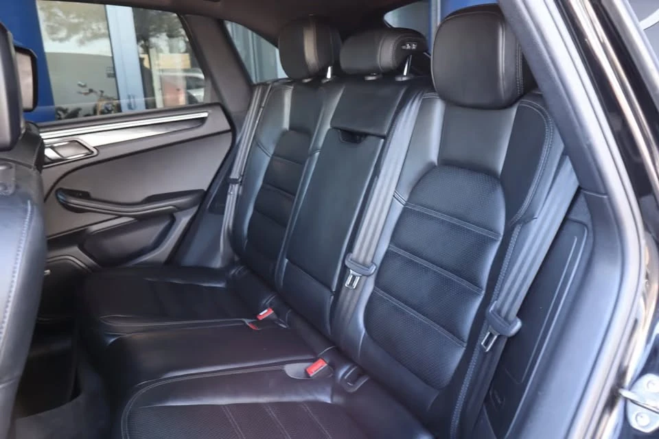 2018 Porsche Macan S - Image 13 of 20