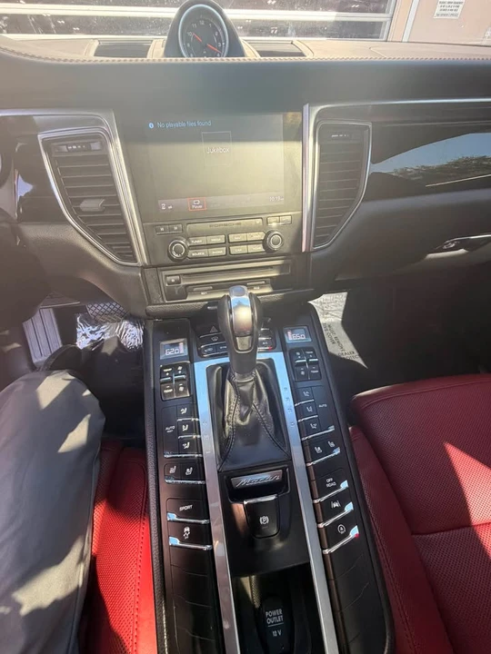 2018 Porsche Macan S - Image 10 of 14