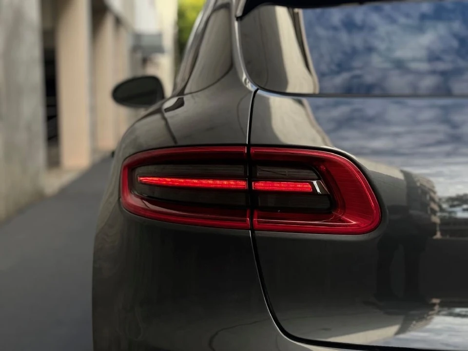 2018 Porsche Macan S - Image 18 of 21