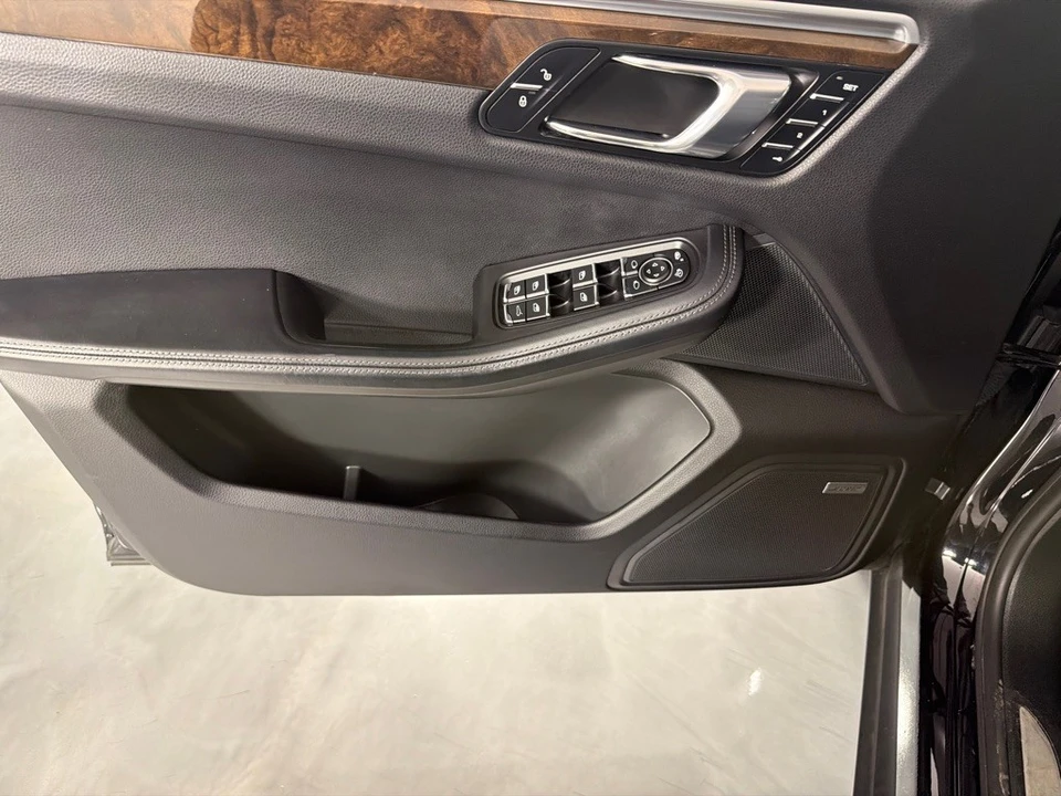 2018 Porsche Macan S - Image 11 of 26