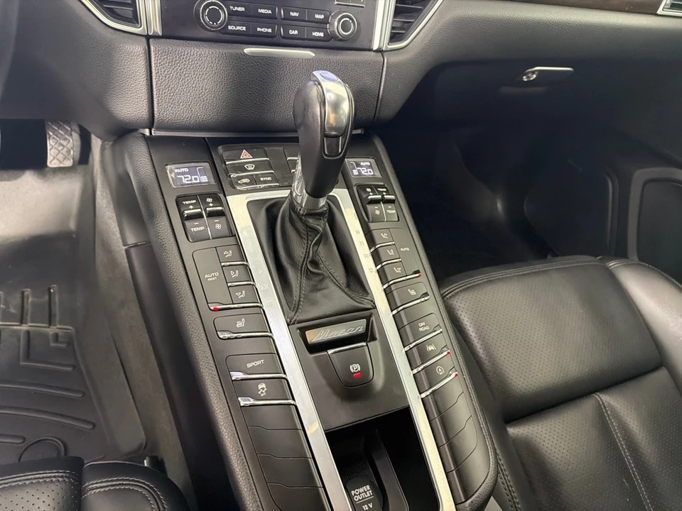 2018 Porsche Macan S - Image 17 of 26