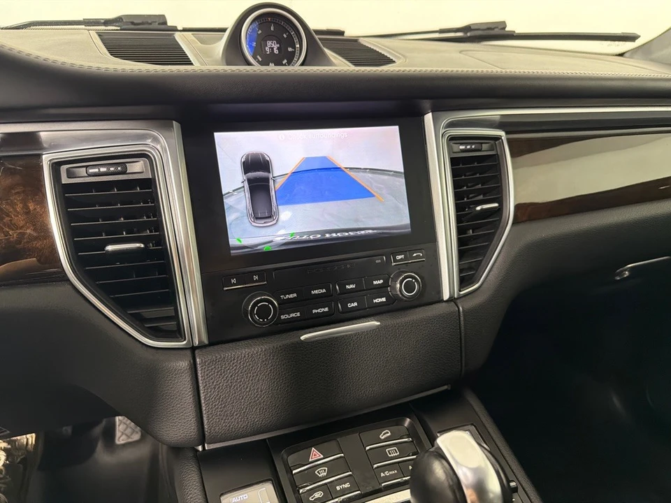 2018 Porsche Macan S - Image 16 of 26