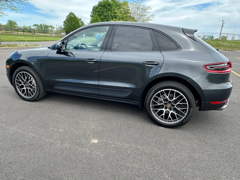 2018 Porsche Macan S - Image 14 of 31