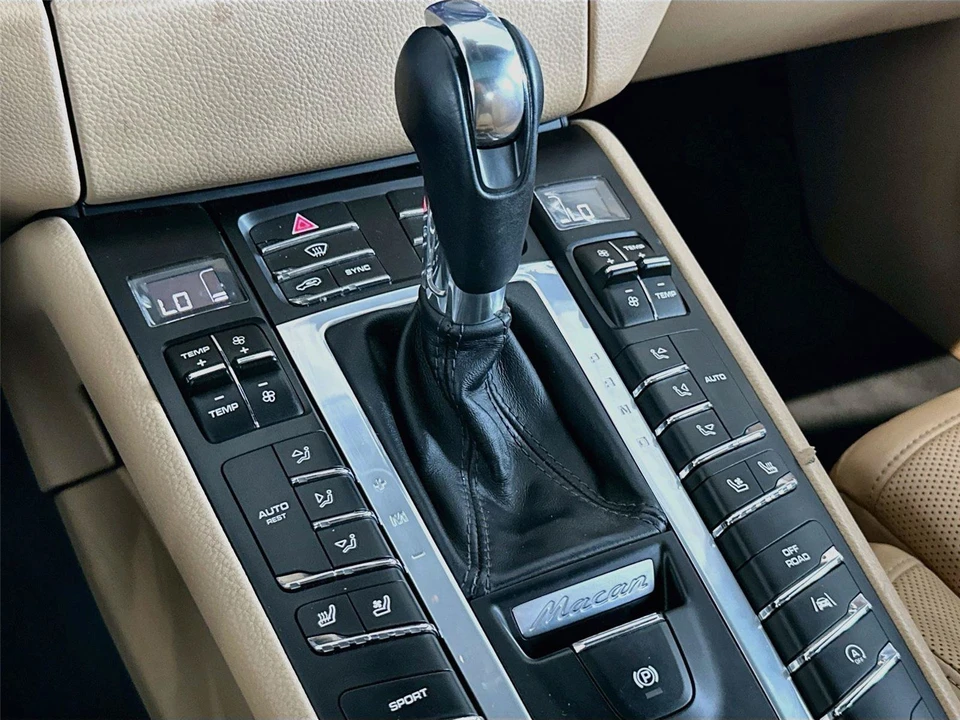 2018 Porsche Macan S - Image 17 of 31