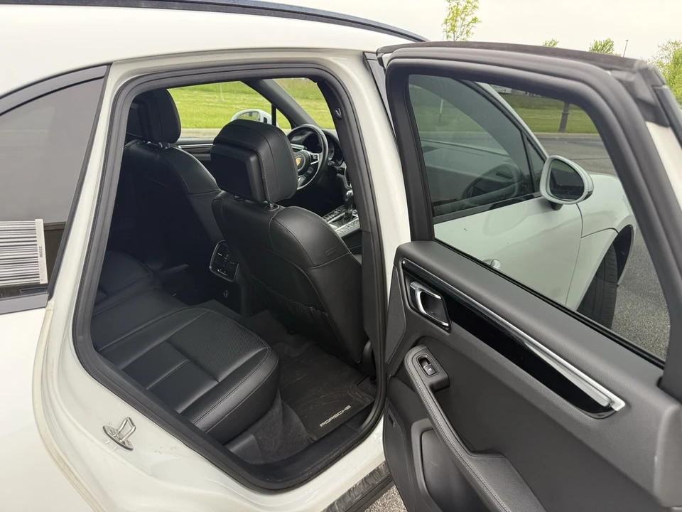 2018 Porsche Macan S - Image 16 of 22