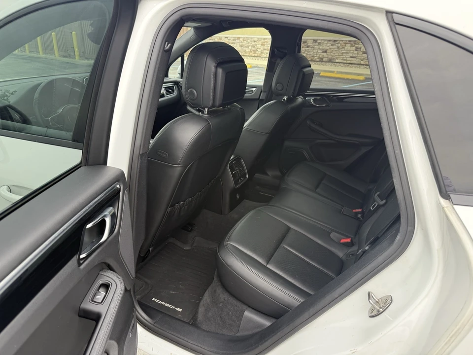 2018 Porsche Macan S - Image 15 of 22
