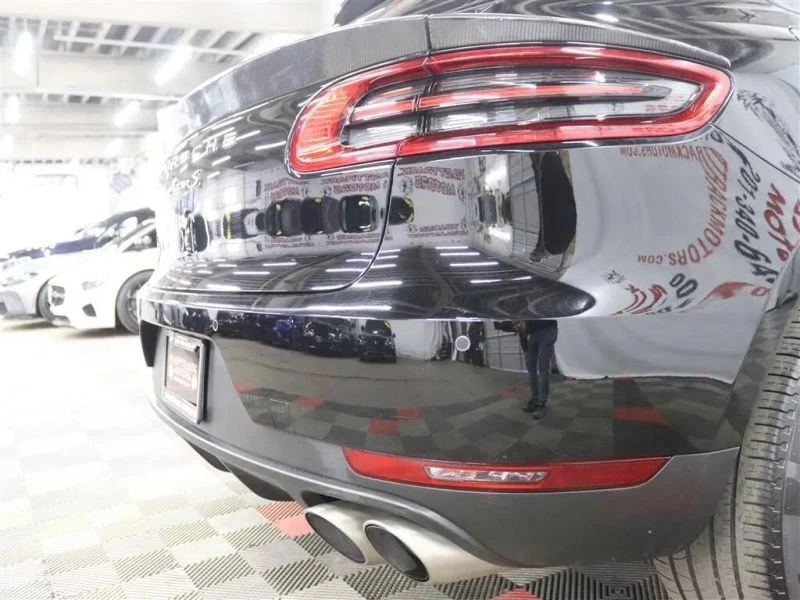 2018 Porsche Macan S - Image 11 of 12
