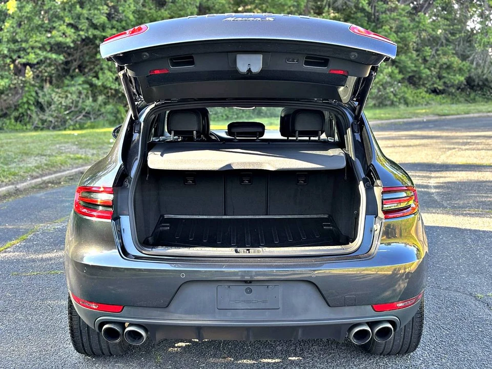 2018 Porsche Macan S - Image 16 of 17