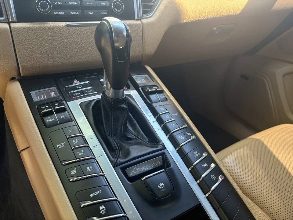 2018 Porsche Macan S - Image 21 of 28