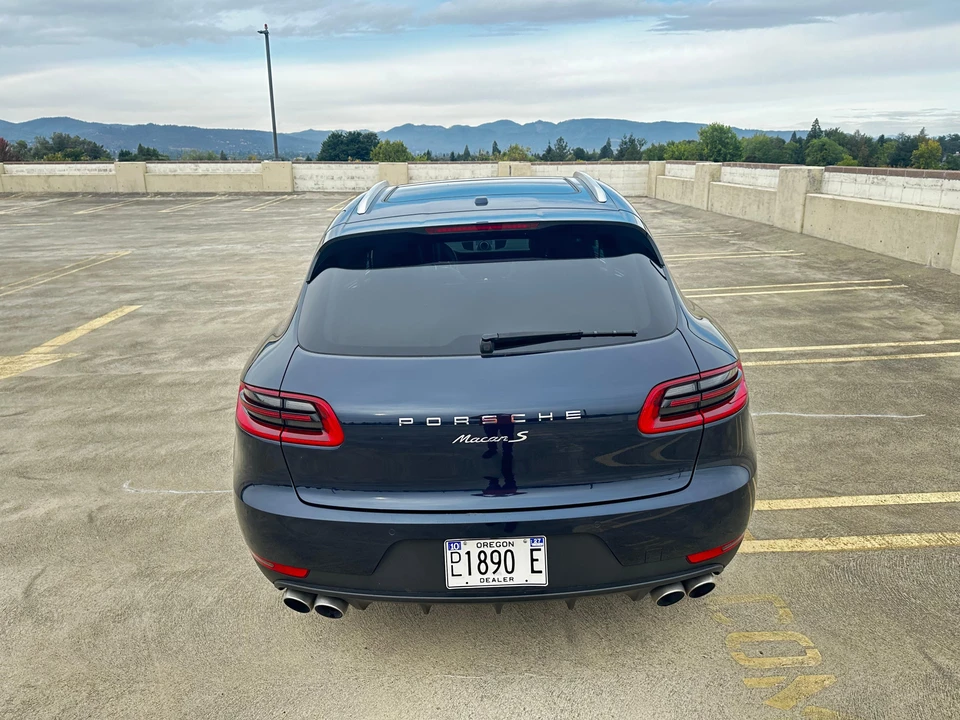 2018 Porsche Macan S - Image 12 of 31
