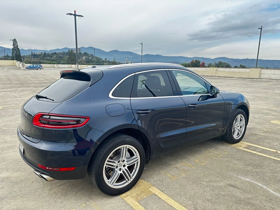 2018 Porsche Macan S - Image 14 of 31