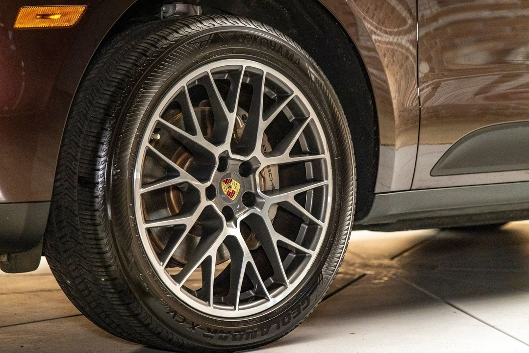 2018 Porsche Macan S - Image 15 of 21