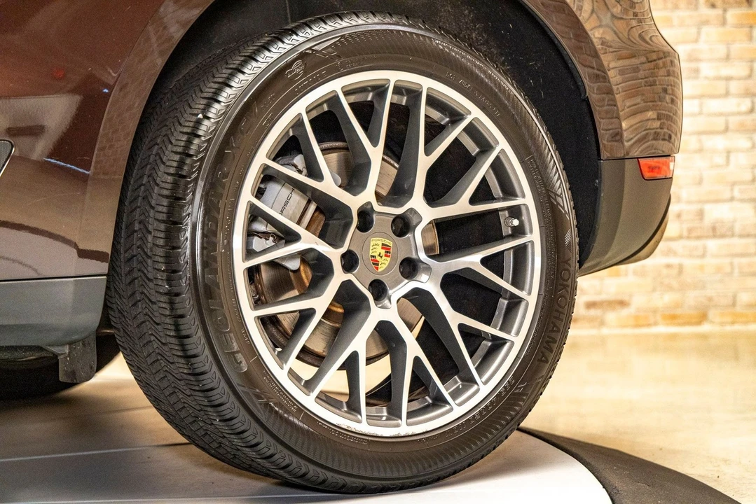 2018 Porsche Macan S - Image 16 of 21