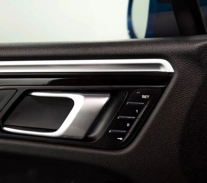 2018 Porsche Macan S - Image 9 of 12