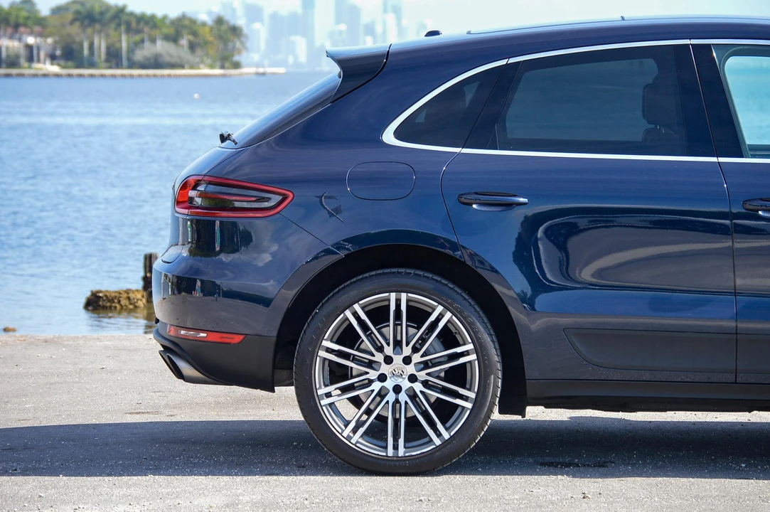 2018 Porsche Macan S - Image 26 of 31