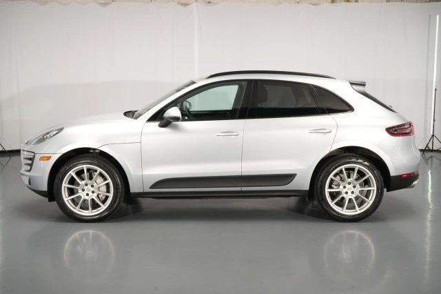2018 Porsche Macan S - Image 2 of 31