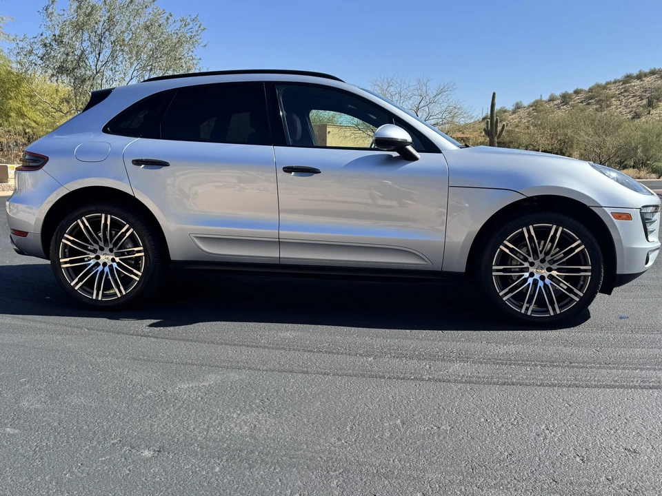 2018 Porsche Macan S - Image 15 of 31